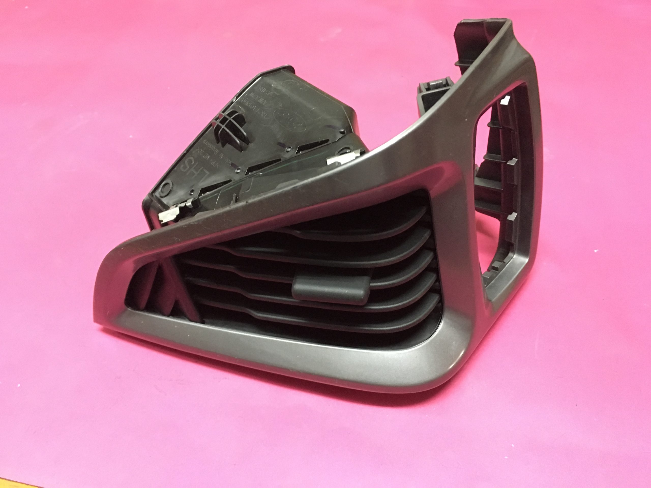 JK21 V018B09 CF3UA2 N numaralı FORD yedek parçası TRANSIT V363E MCA modelleri ile uyumludur. SOL