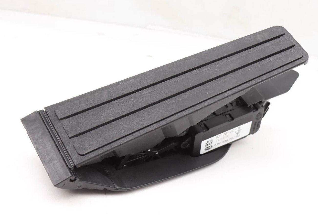 AUDI E-TRON GT - GAZ Pedalı  Gaz Modülü 2022-2024 1N2 723 523 