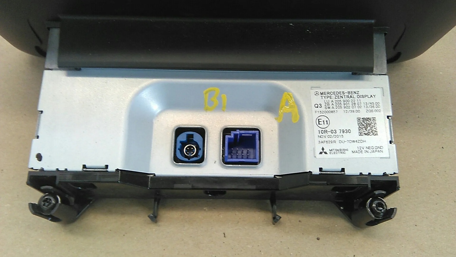 resimler/genel/Mercedes-Benz C-CLASS T-Model (S205) için çoklu ekran  görüntüleme cihazı A2059002211 (ATA)