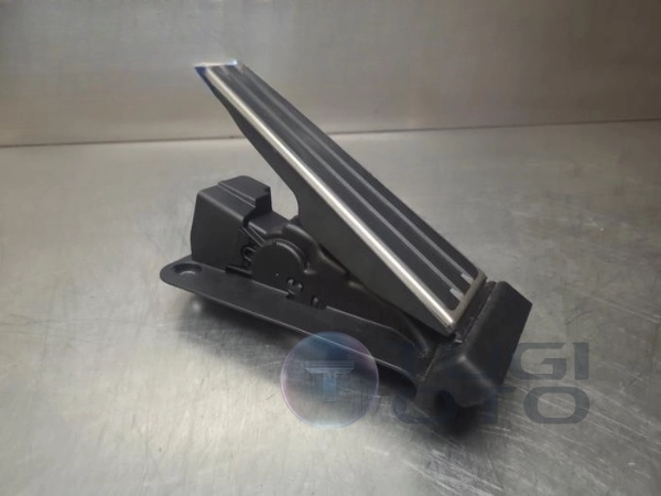 PORSCHE PANERAMA 2015 GAZ PEDALI ORJİNAL 976723507