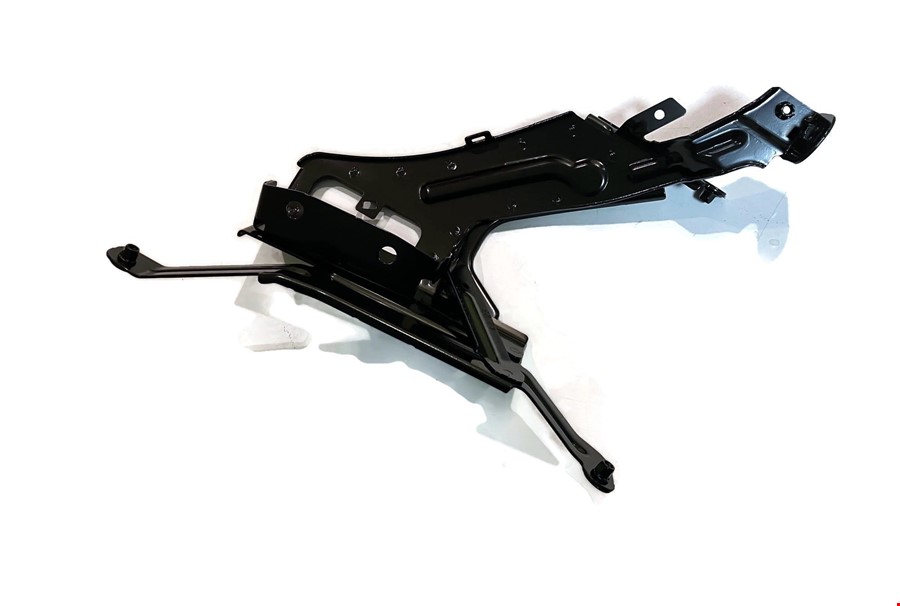 ÖN ÇAMURLUK BRAKETİ SAĞ A6 2020-